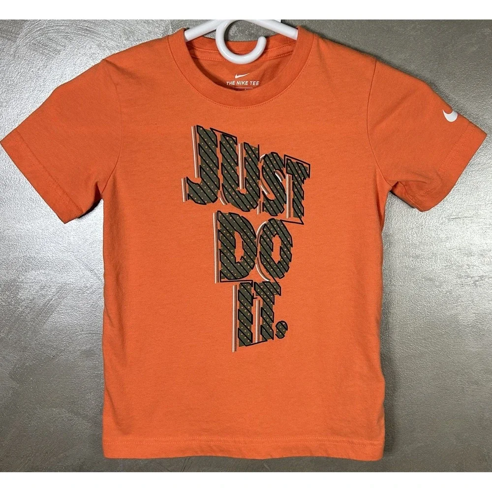 The Nike Tee Size Large Boys Orange‎ Printed Short Sleeve Athletic T-Shirt